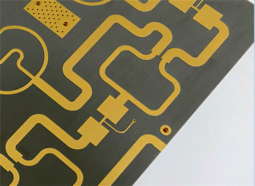 RT/duroid® 대체 재료? TLY-5 DK2.2 라미네이트 PCB 77GHz 레이더 및 항공기용으로 손실이 낮고 수익이 높습니다